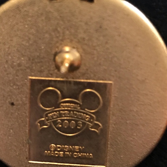 Disney park Cinderella collector pin - Picture 3 of 3